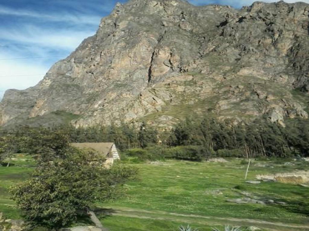 Munay Punku Ollantaytambo Buitenkant foto
